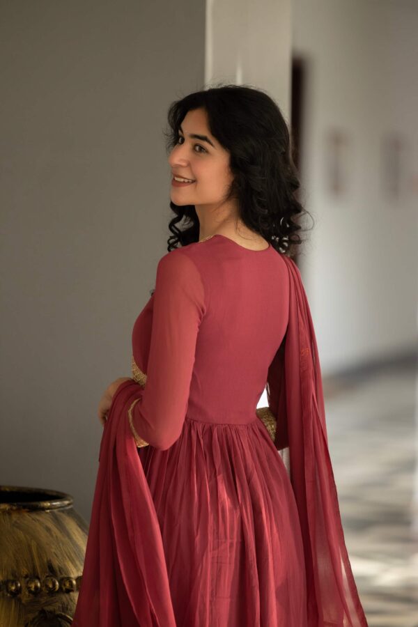 Anarkali Suit Set With Gotta Work