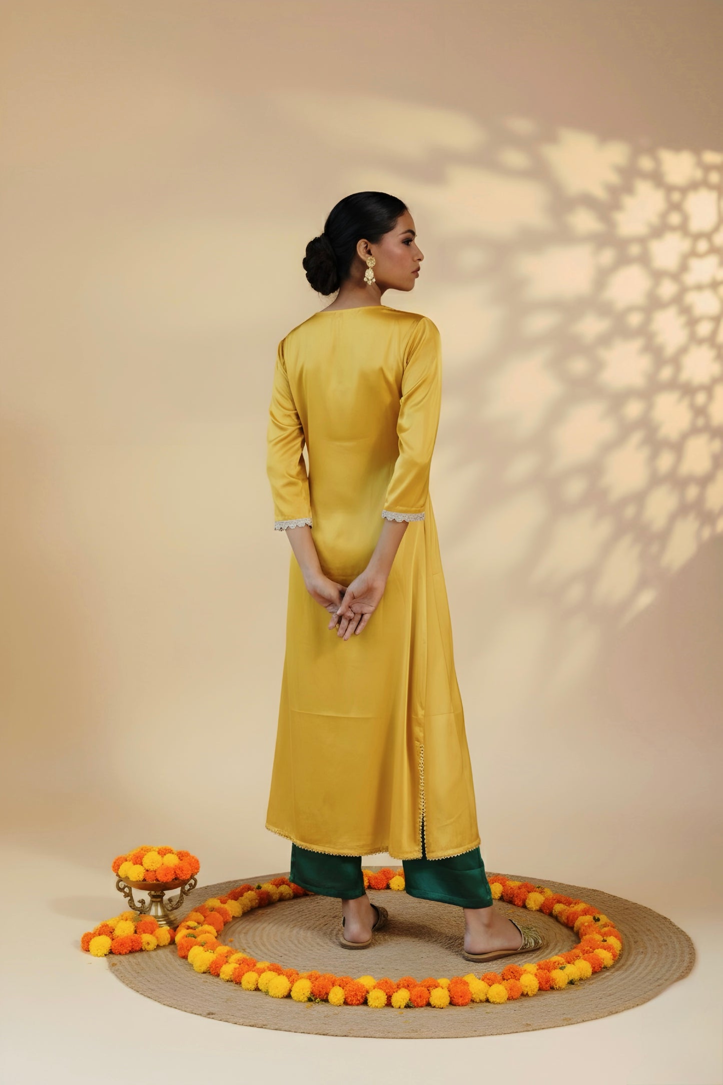 Sunheri Tara Kurti Set