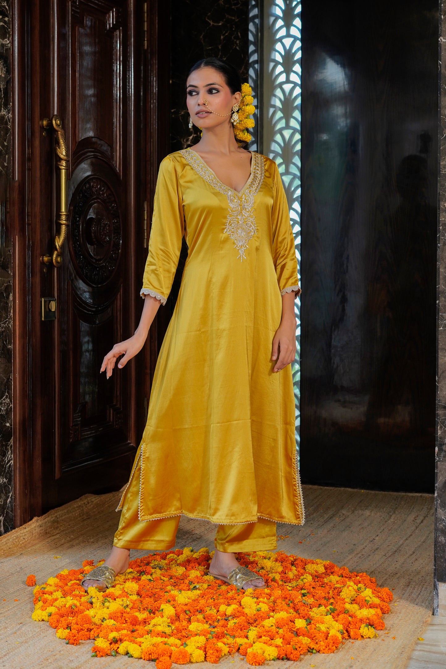 Sunheri Noor Kurti set