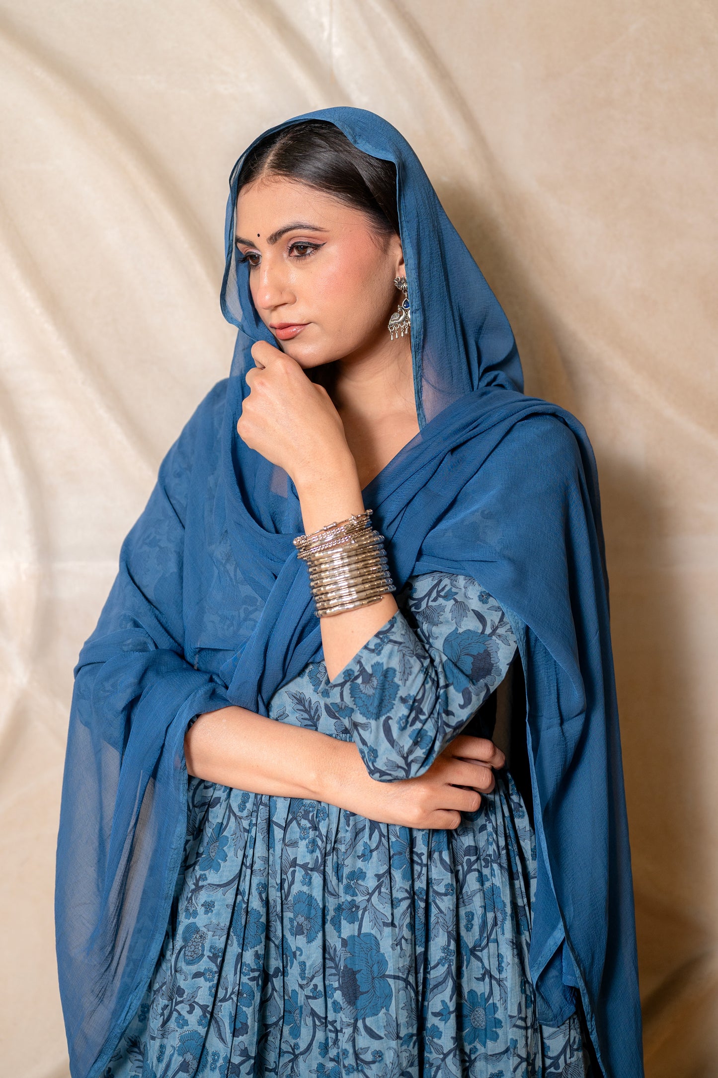 Khwaabon Ka Neel Suit Set