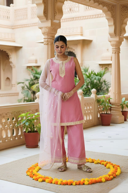 Noor Velvet Suit Set