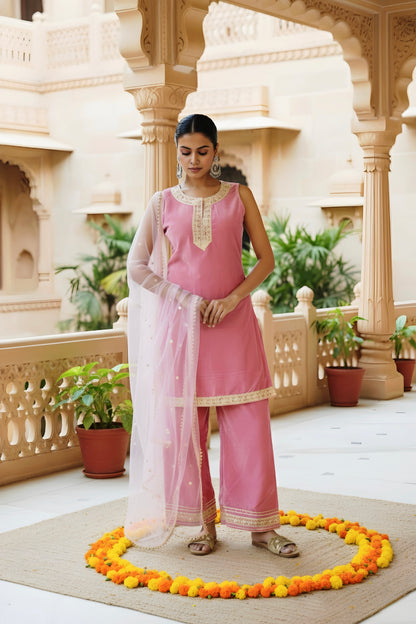 Noor Velvet Suit Set