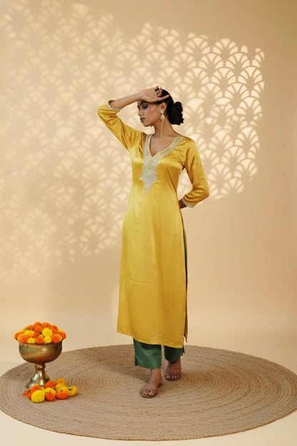 Sunheri Tara Kurti Set
