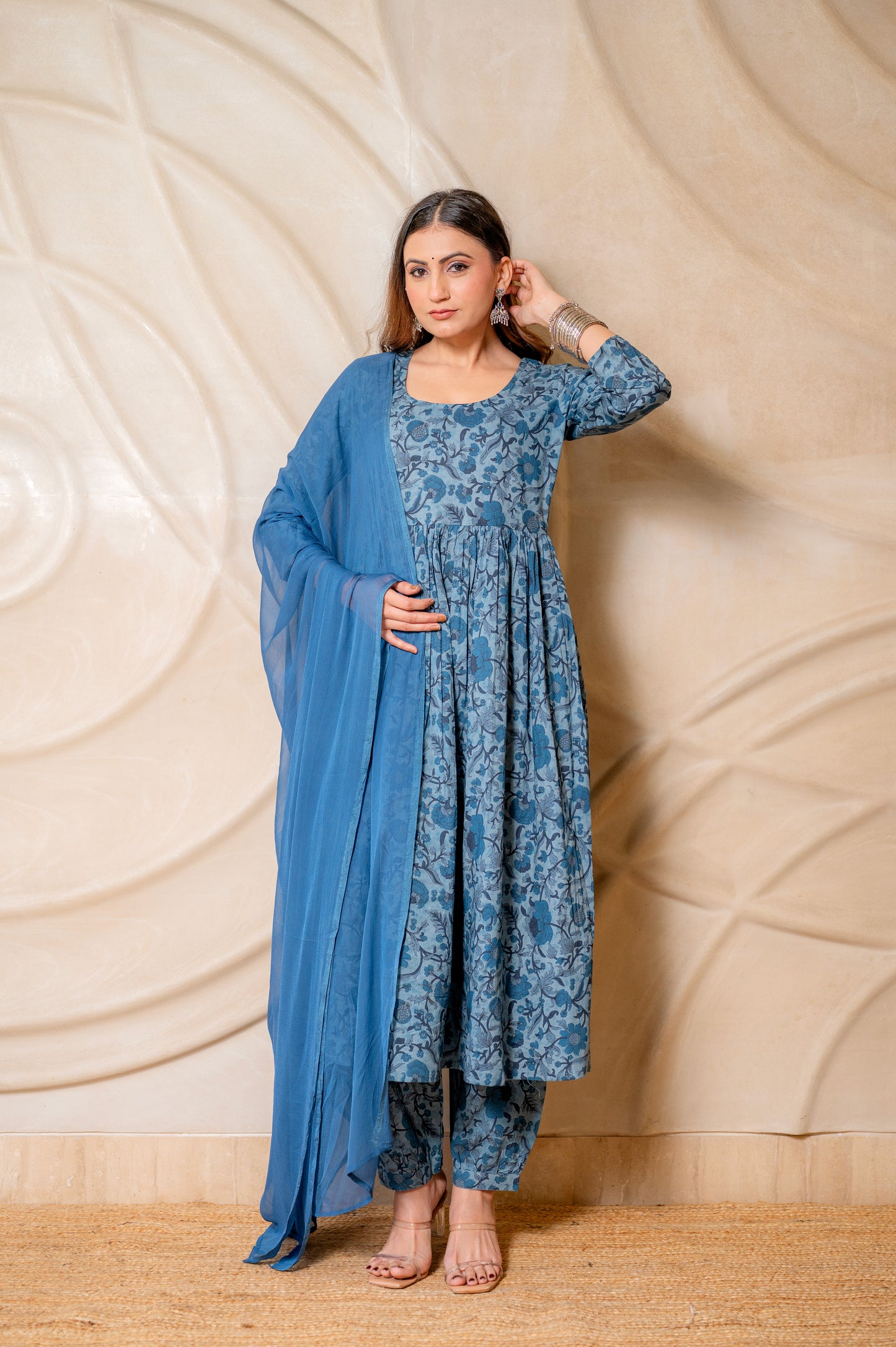 Khwaabon Ka Neel Suit Set