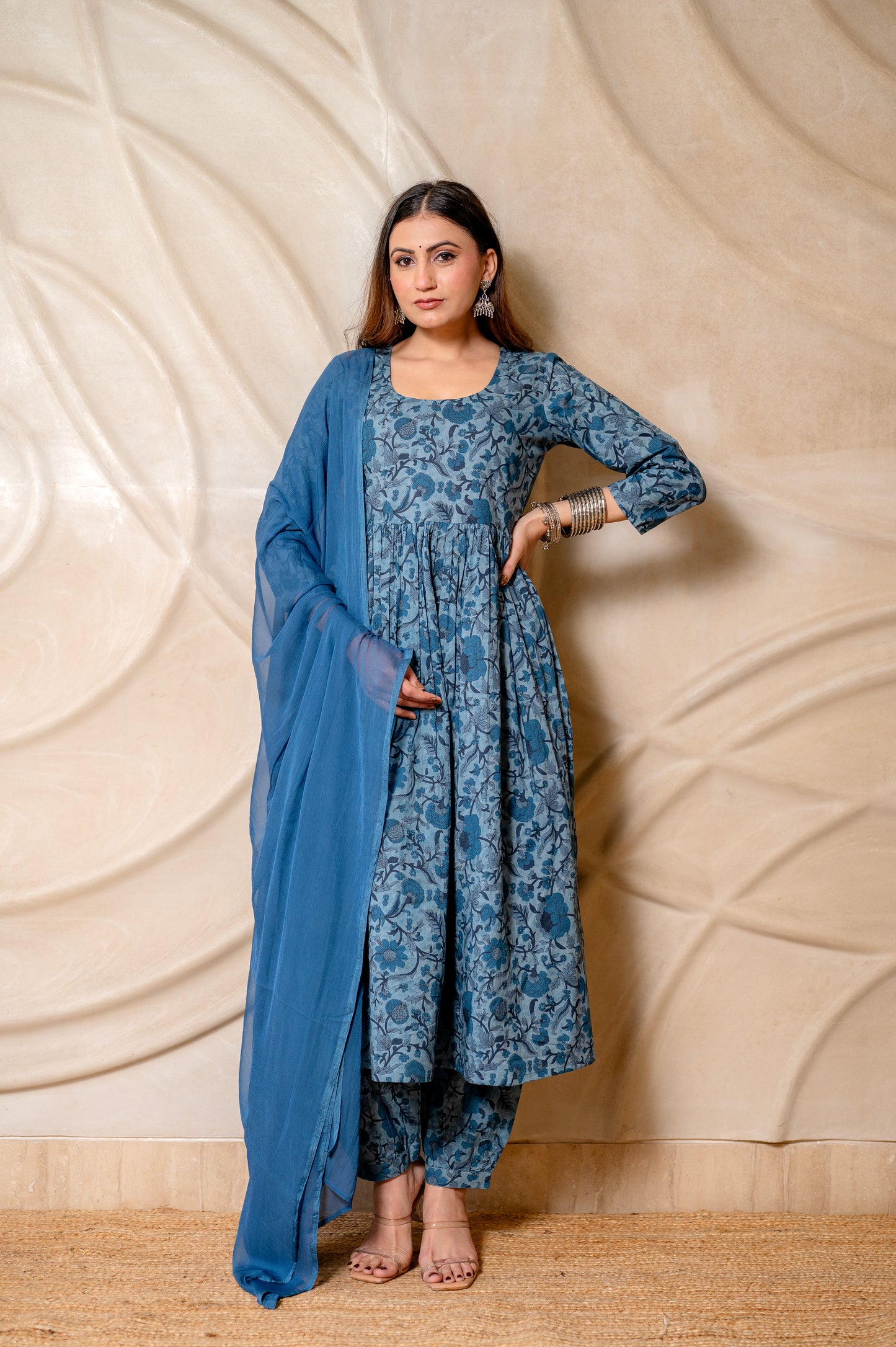 Khwaabon Ka Neel Suit Set