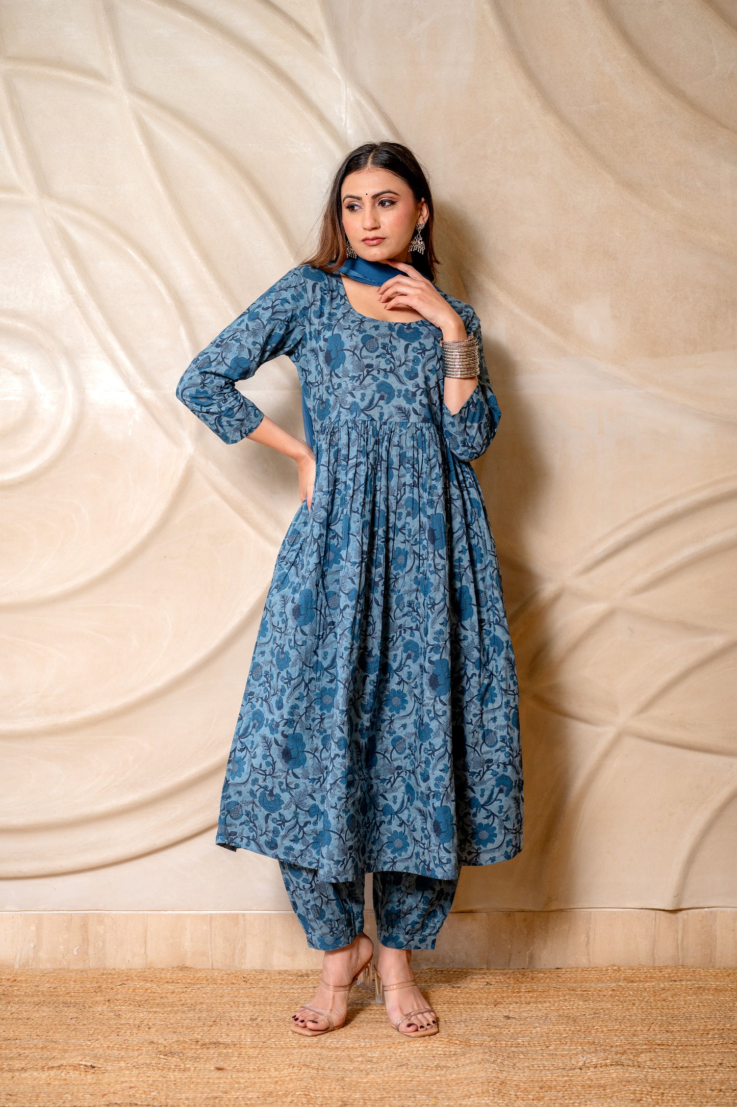 Khwaabon Ka Neel Suit Set