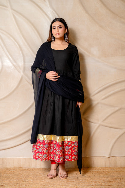 Raat Haseen Suit Set