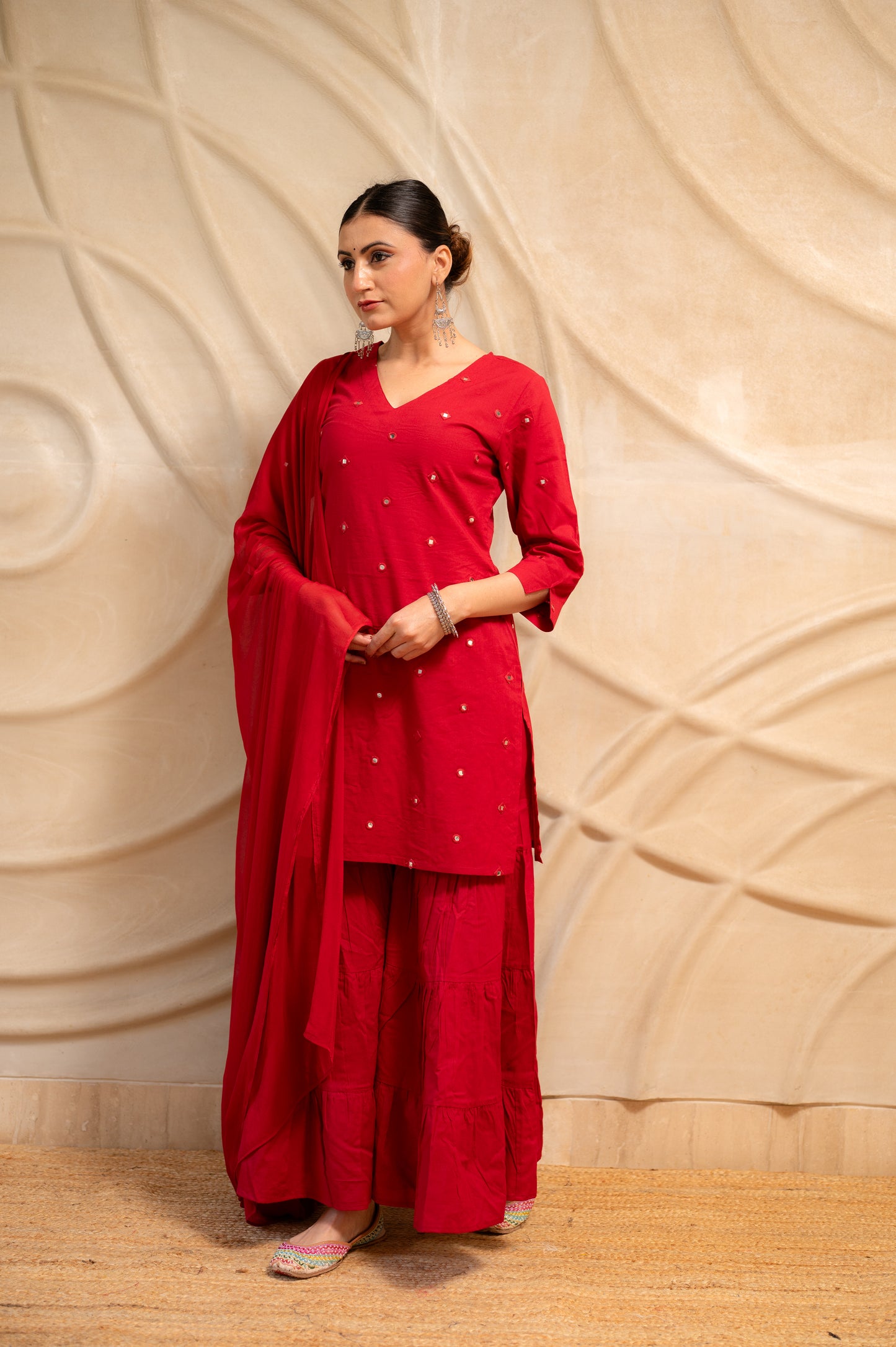Elegant Laal Embroidered Kurta Set