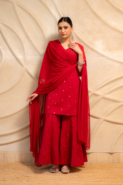 Elegant Laal Embroidered Kurta Set