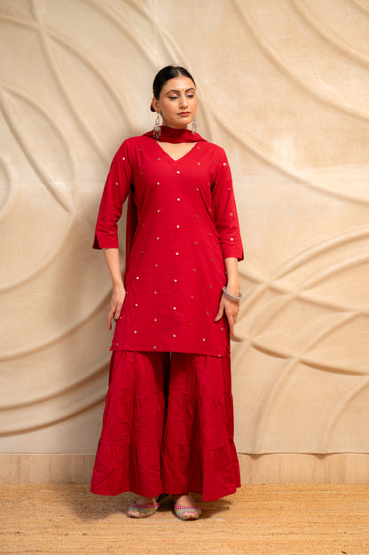 Elegant Laal Embroidered Kurta Set