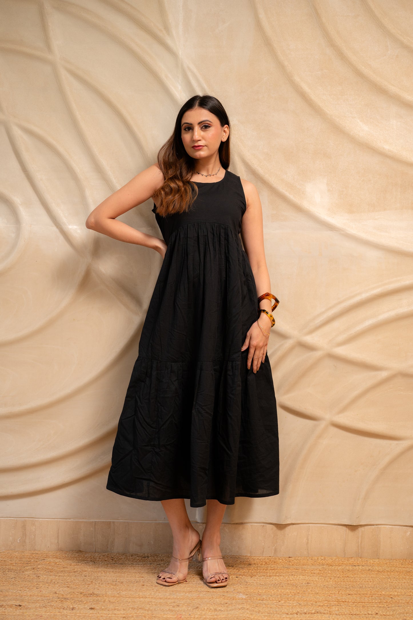 Kaali Saadgi Midi Dress