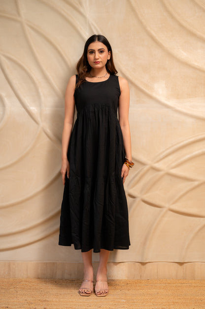 Kaali Saadgi Midi Dress