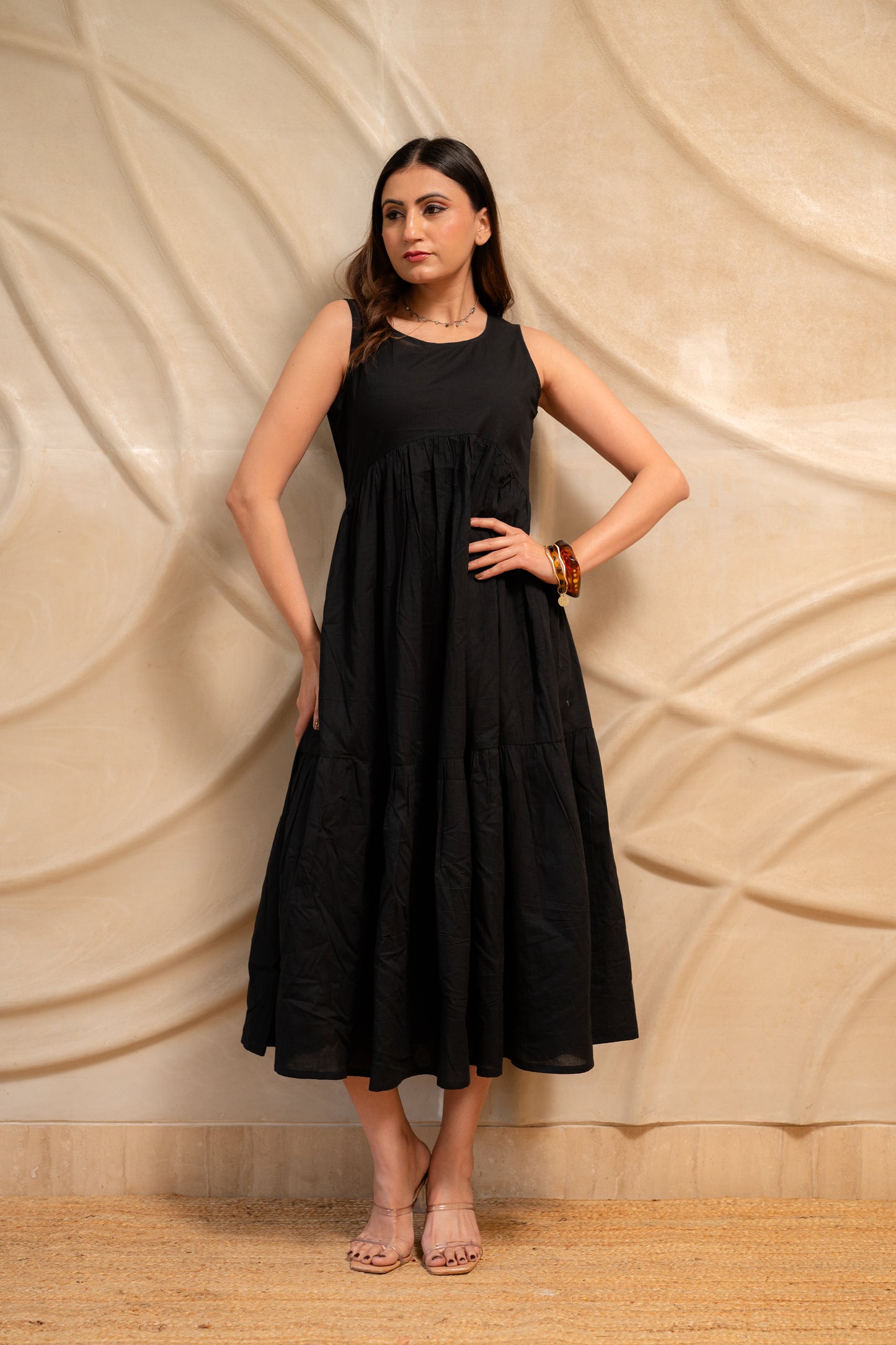 Kaali Saadgi Midi Dress