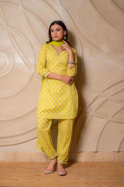 Basanti Sukoon Kurta Set
