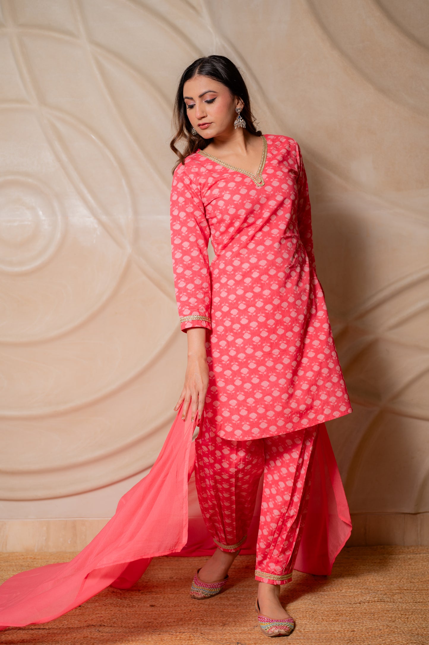 Gulabi Noor Festive Set