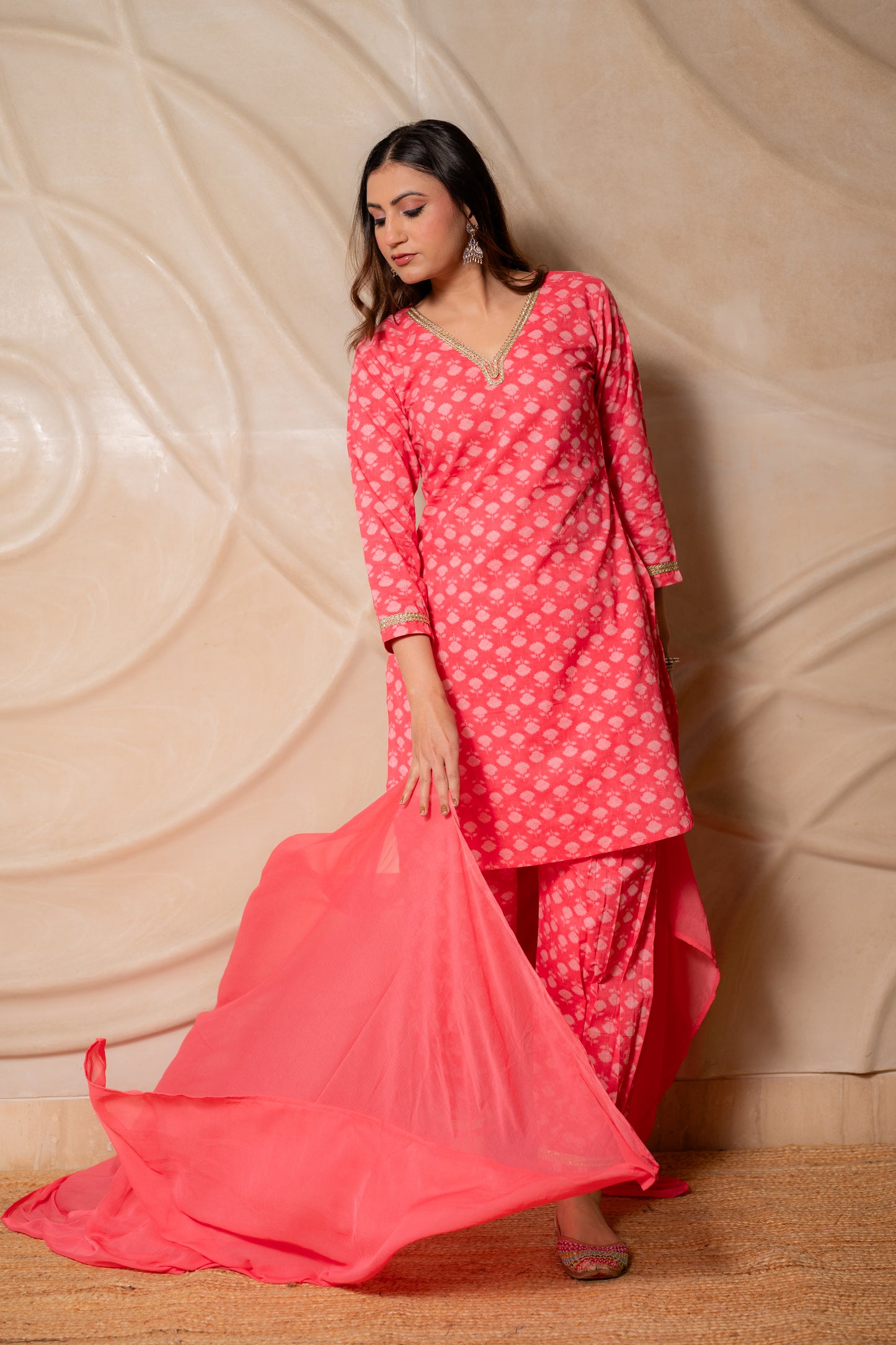 Gulabi Noor Festive Set