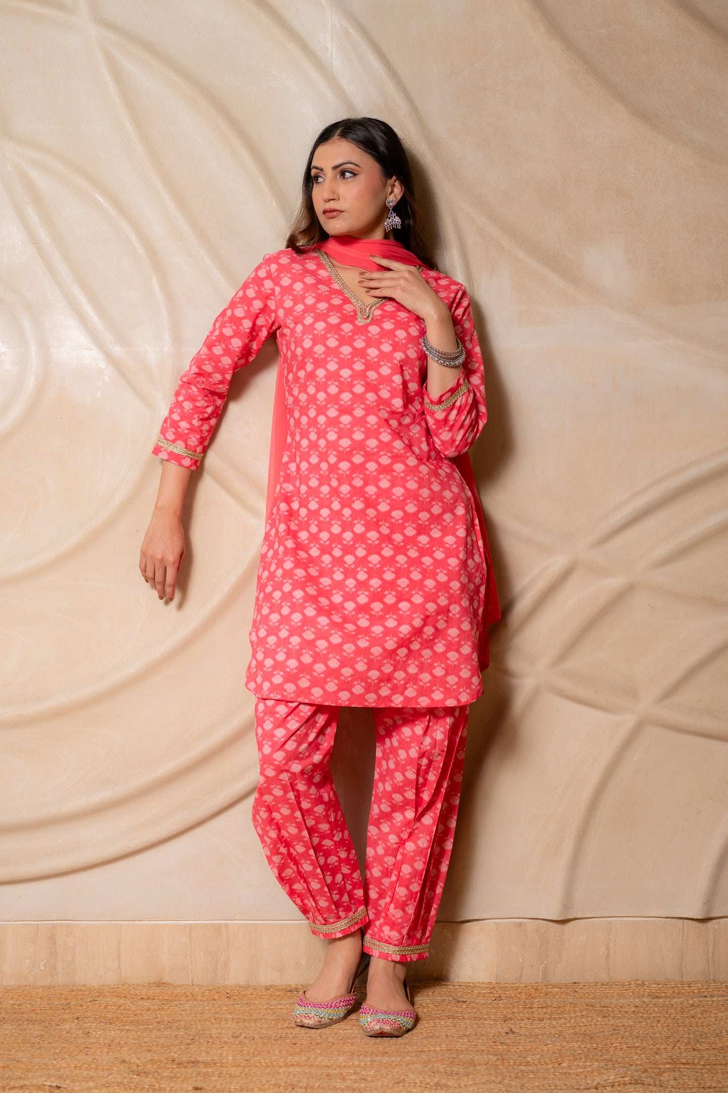 Gulabi Noor Festive Set