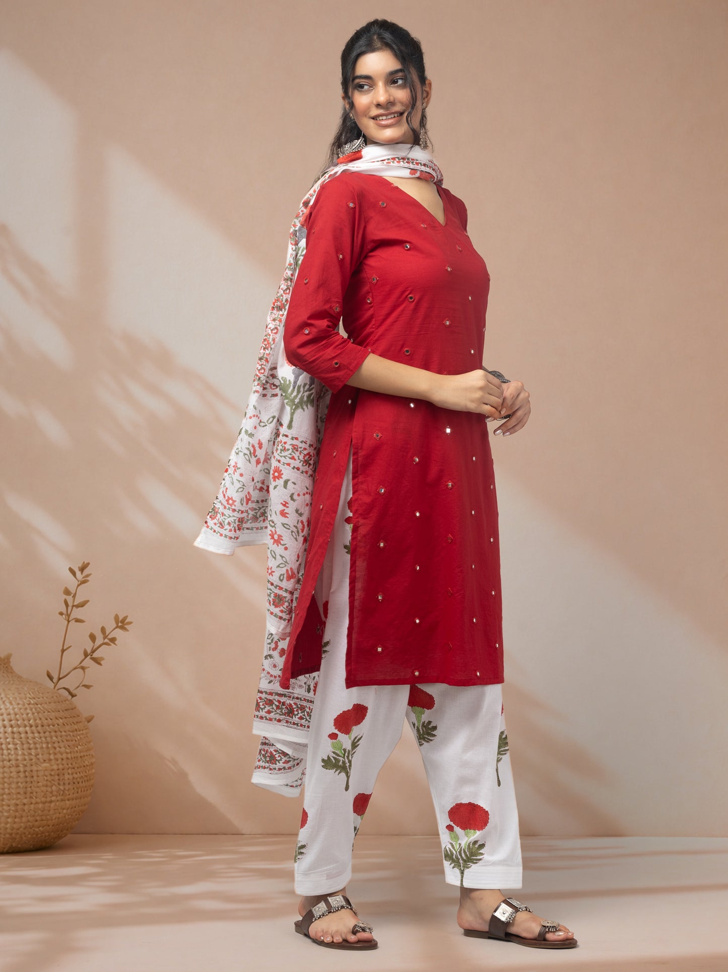 Purchase stylish kurti set with dupatta for women
