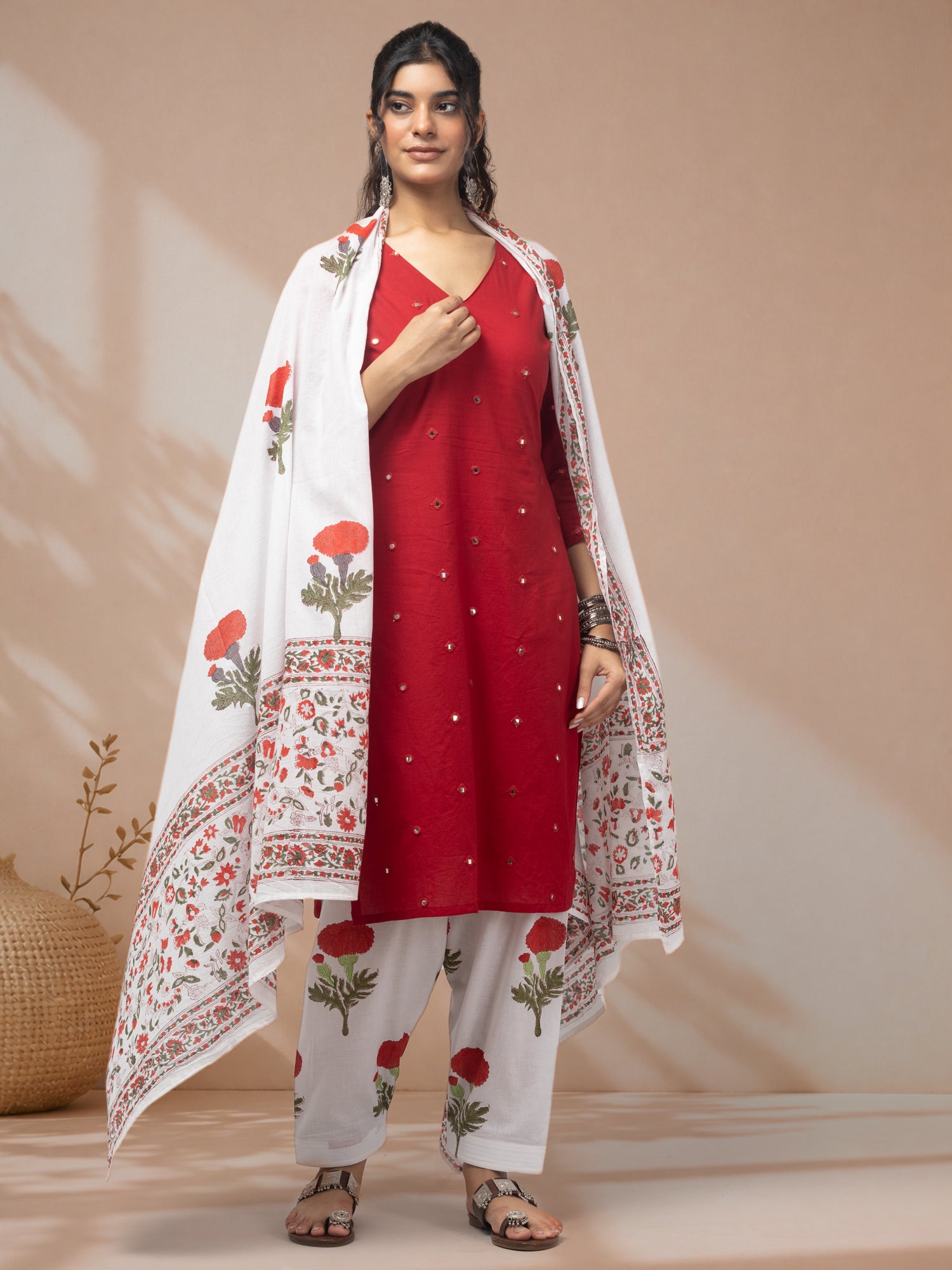 Buy floral dupatta kurta set for festive wear
