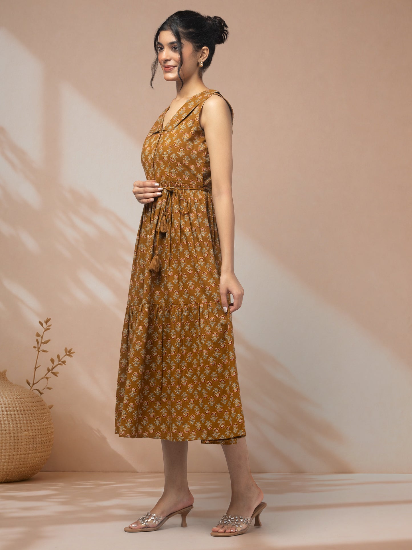 Buy stylish dark floral midi dress

