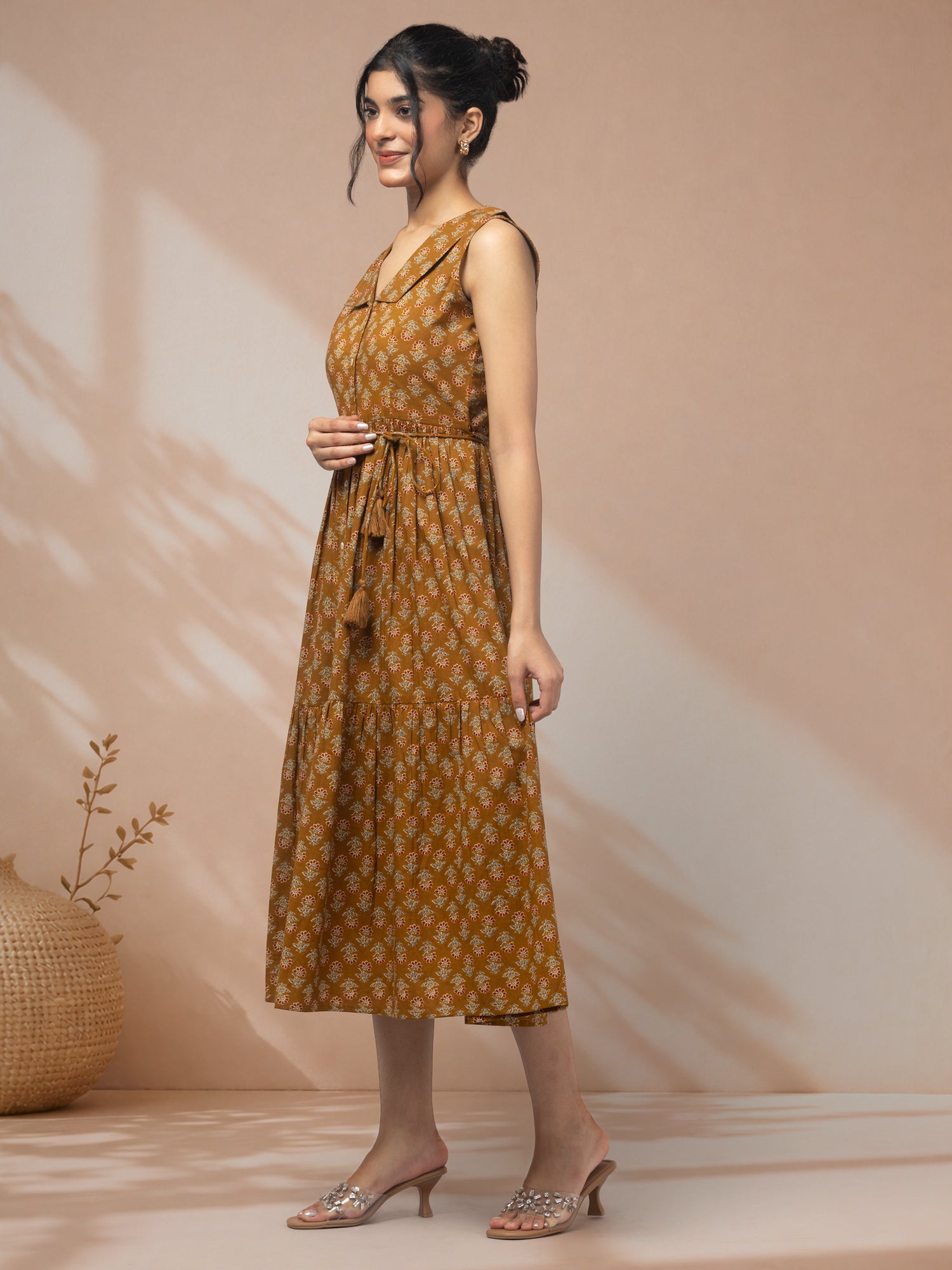 Buy stylish dark floral midi dress
