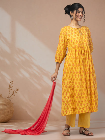 Buy online yellow kurta with pink dupatta Label Mae
